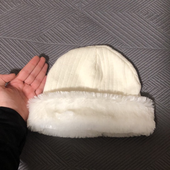 FLUFF HAT: TOBY - Picture 6 of 6